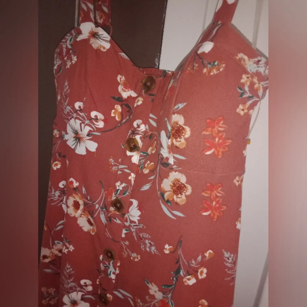 Floral dress 🌸 - Picture 3 of 7